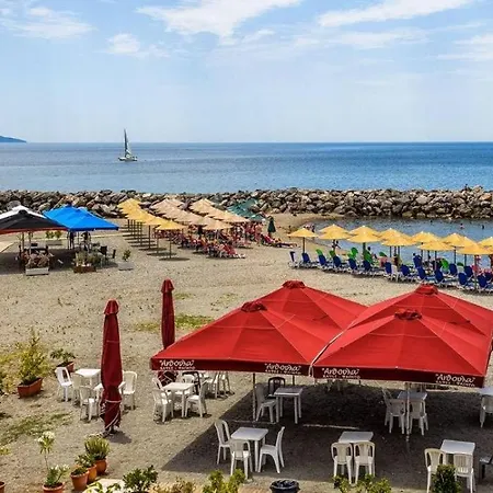 Feriehus Garden Haven - Escape Amidst Greenery