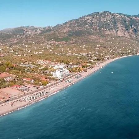 Garden Haven - Escape Amidst Greenery Feriehus Kalamata