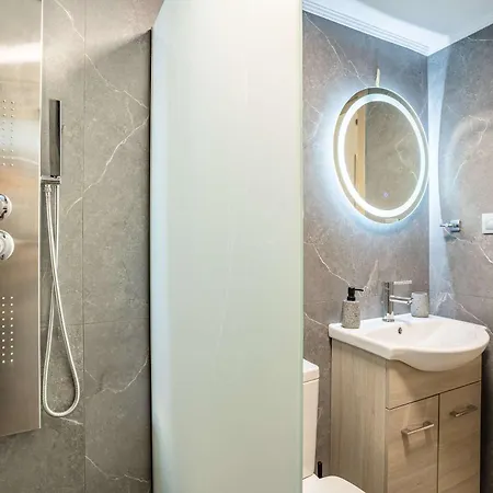 Garden Haven - Escape Amidst Greenery Feriehus Kalamata