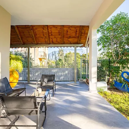 Garden Haven - Escape Amidst Greenery *