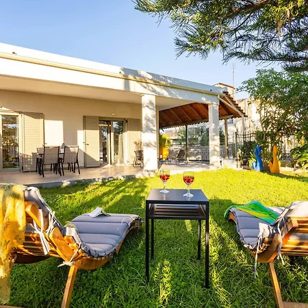 Garden Haven - Escape Amidst Greenery *