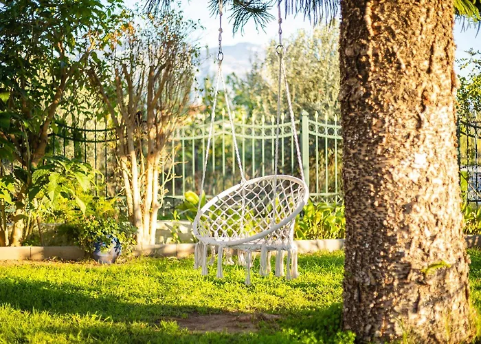 Garden Haven - Escape Amidst Greenery * Kalamáta