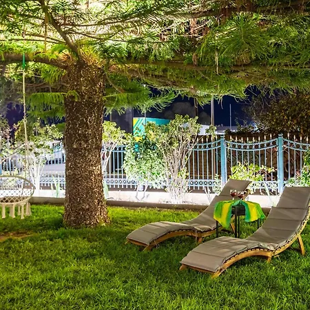 Garden Haven - Escape Amidst Greenery