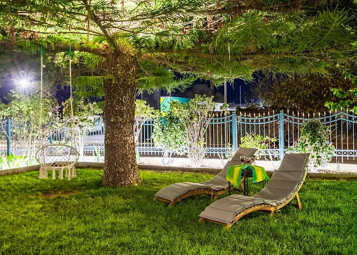 Garden Haven - Escape Amidst Greenery