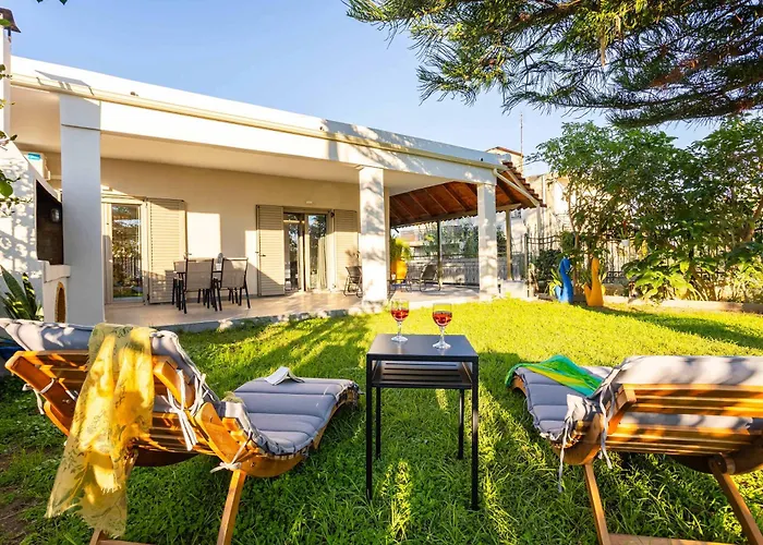 Garden Haven - Escape Amidst Greenery *